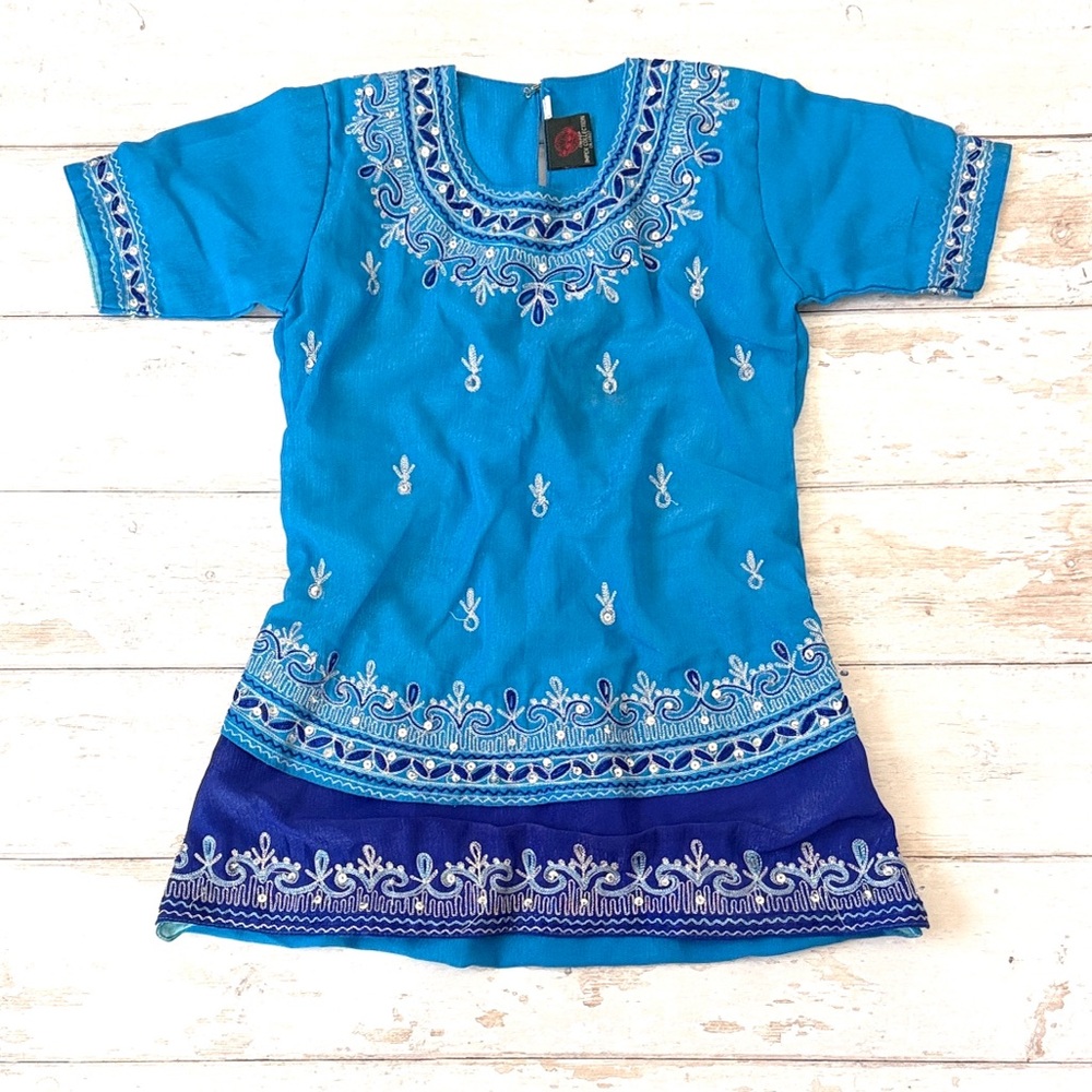 Women’s S/M Short Sleeve Shirt Indian Saree Top Blue Embrodiered Size Small